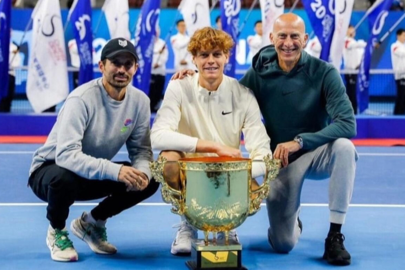 Darren-Cahill-and-Simone-Vagnozzi-named-ATP-coaches-of-the-year-for-Jannik-Sinners-success