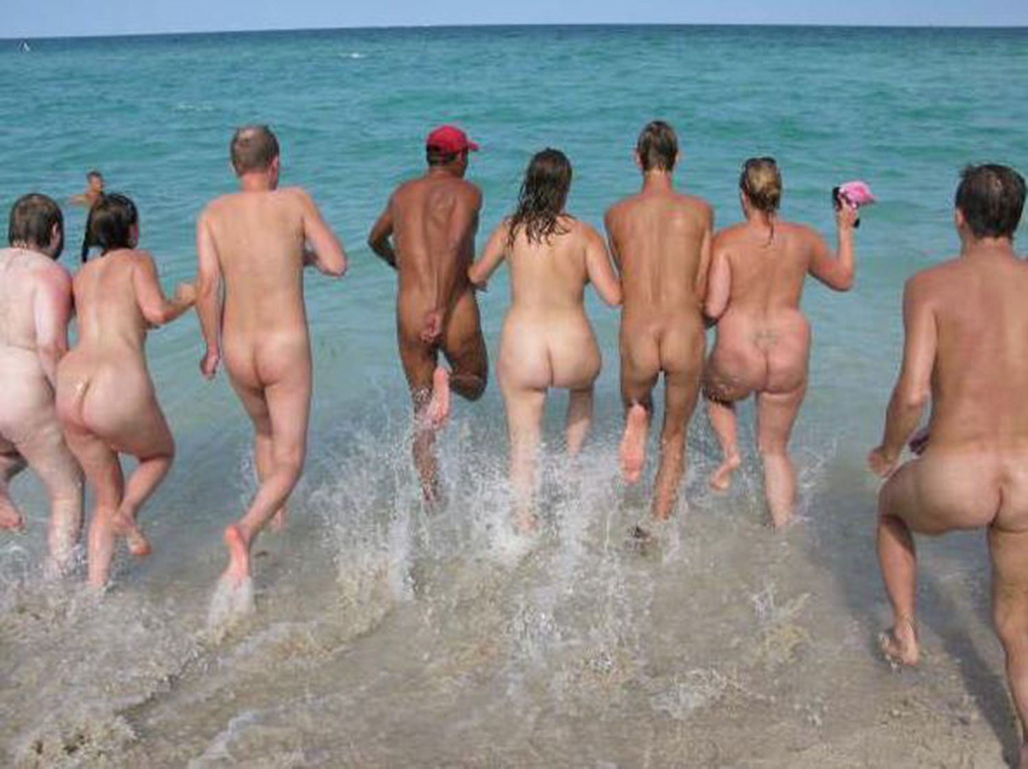 nudists-m_2789972a