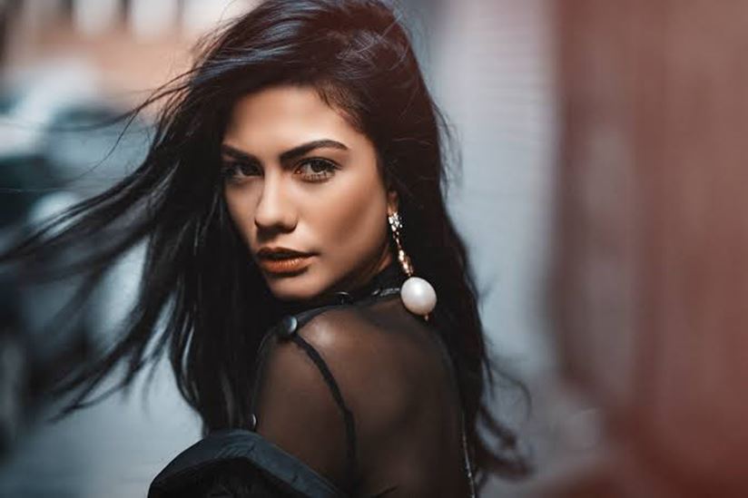 demet-ozdemir-mujdeli-haberi-duyurdu_8785_06-35-14