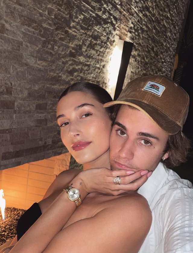 hailey bieber (2)