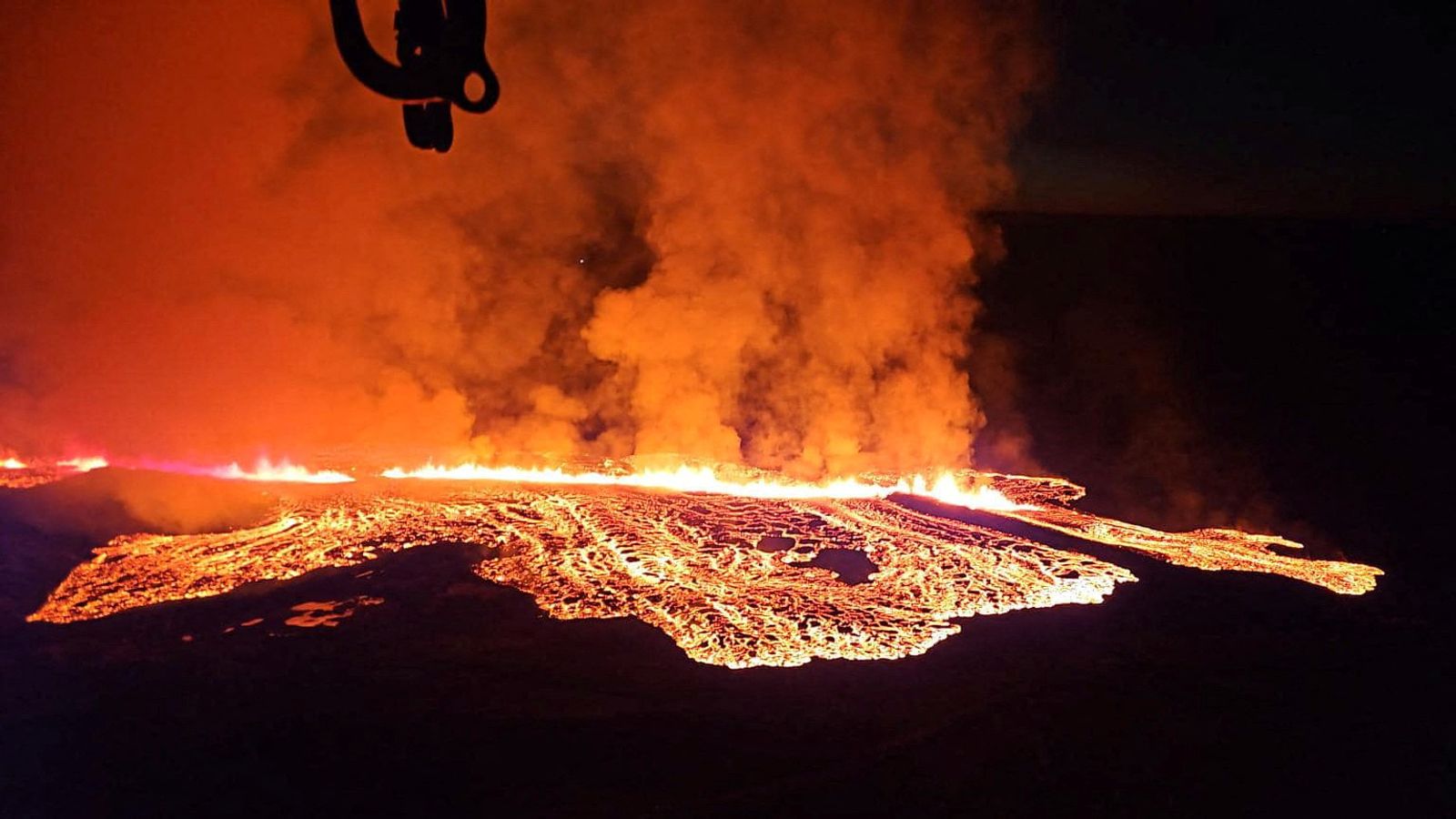 skynews-iceland-volcano_6421148