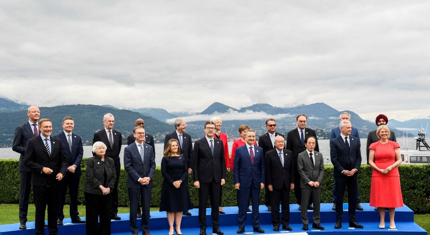 G7