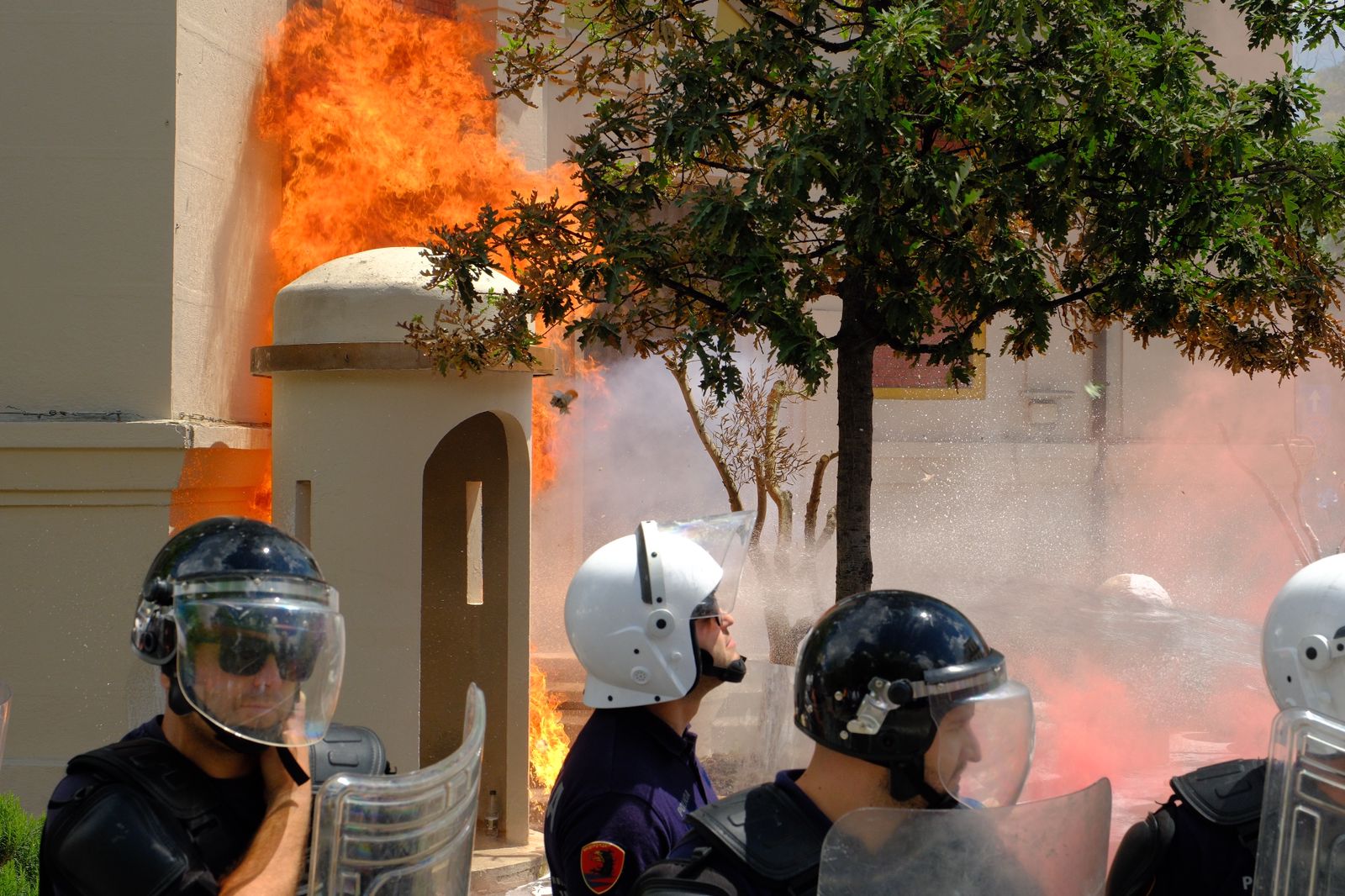 protesta opozita bashkia tirane (6)