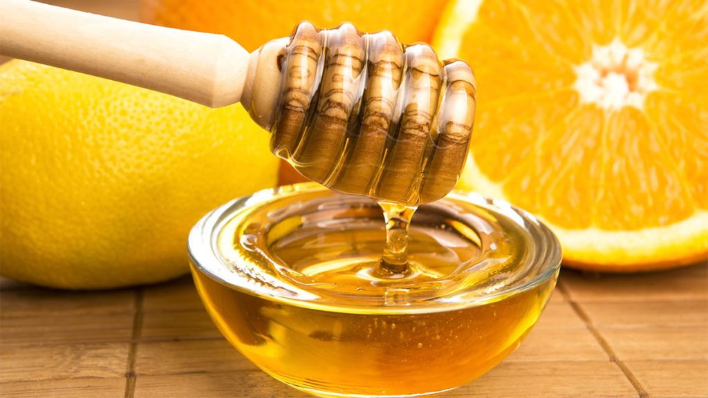 Kura dy ditore me lëng limoni dhe mjaltë për problemet me tretjen  si ta përgatisni