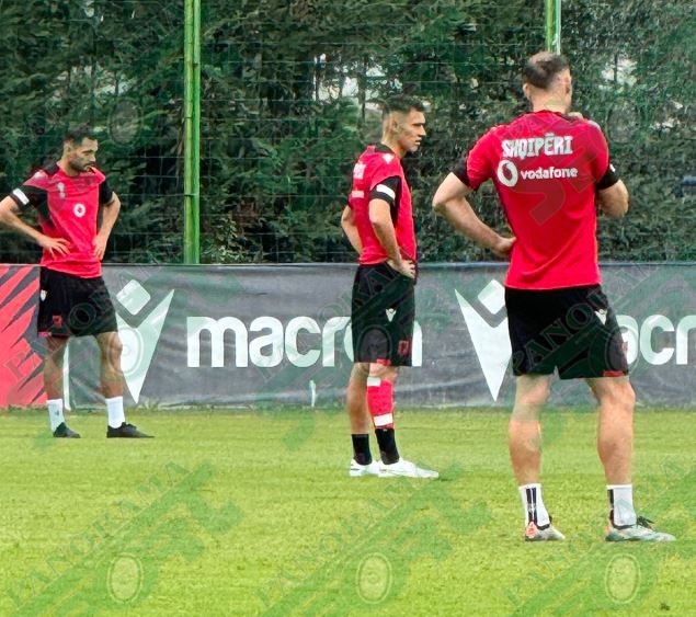 Bajrami, Asllani dhe Ramadani gjatë seancës së djeshme. Asllani shihet me këmbën e djathtë të fashuar.