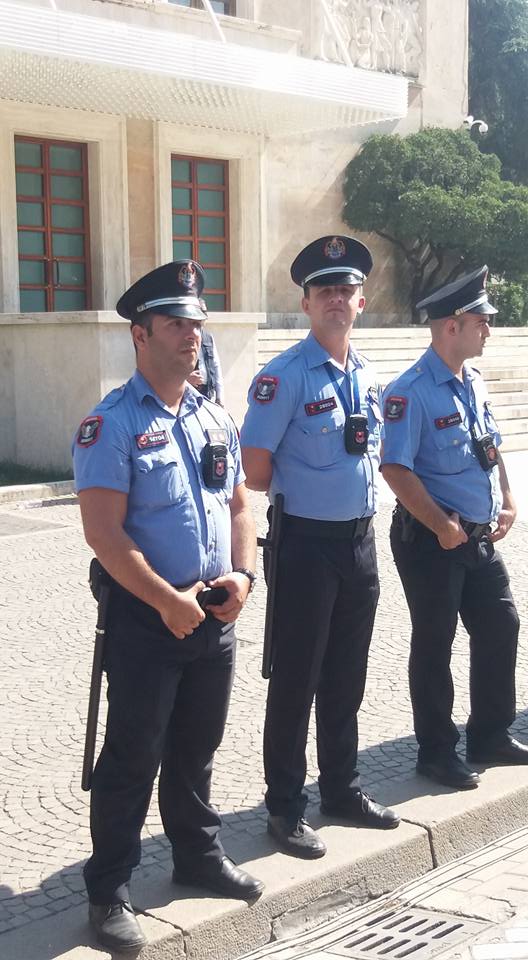 policet me kamerat e trupit