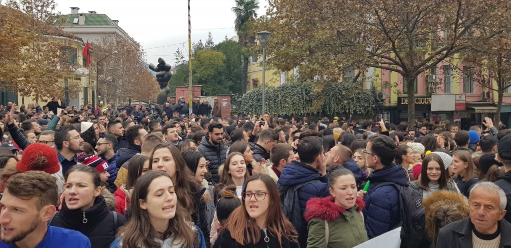 protesta-studentet-kuvendi2