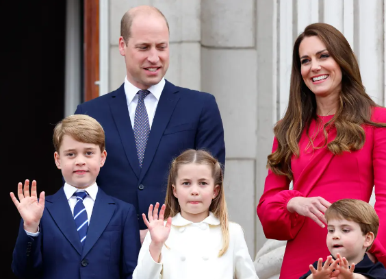 elizabeth-kate-william-louis-charlotte-george-2