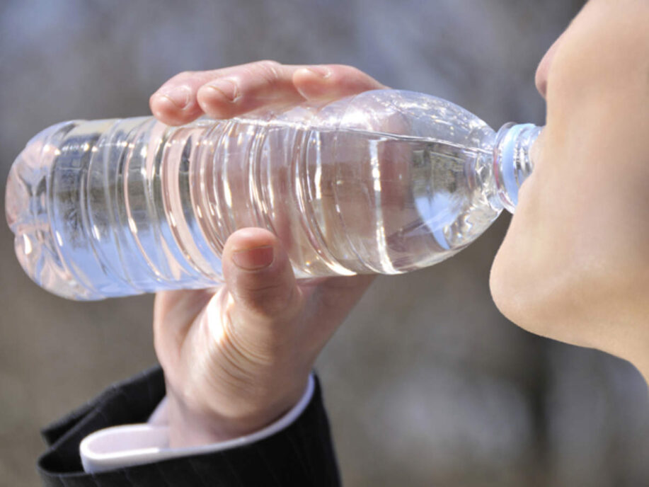 world-cancer-day-heres-why-you-should-stop-drinking-water-from-plastic-bottles-917x688