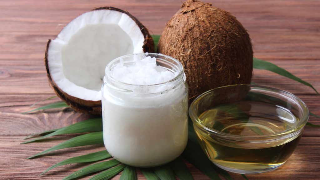 coconut-oil-and-coconuts-palm-branches-close-up-1314573256-db8f4eab6c77432ca4470672ee6b4ecf-1024x576