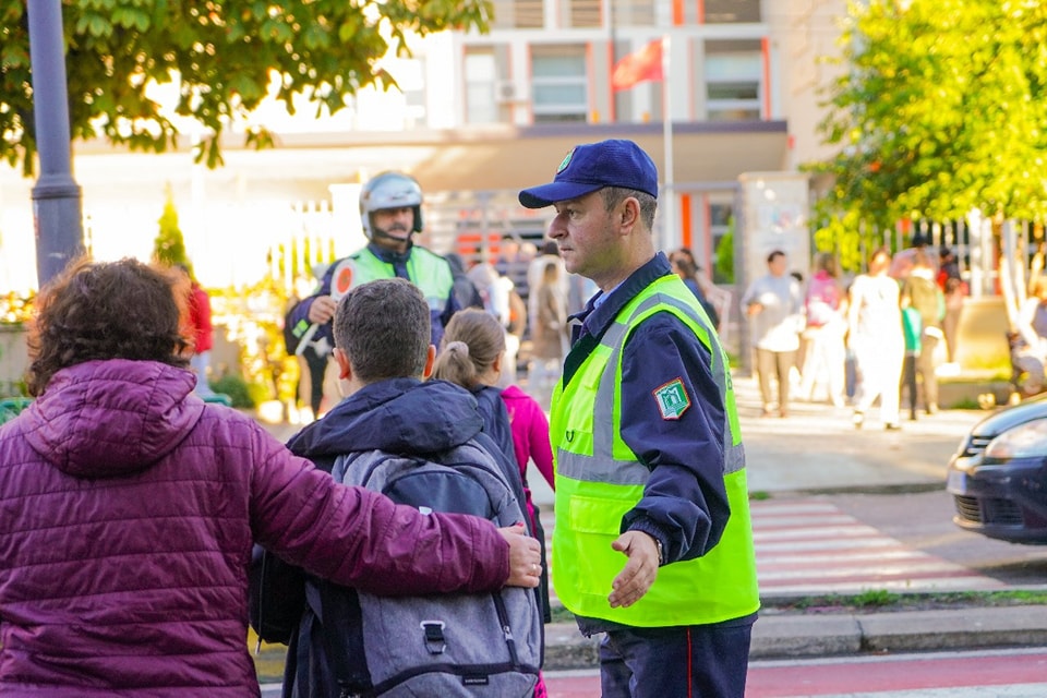 policia shkolla