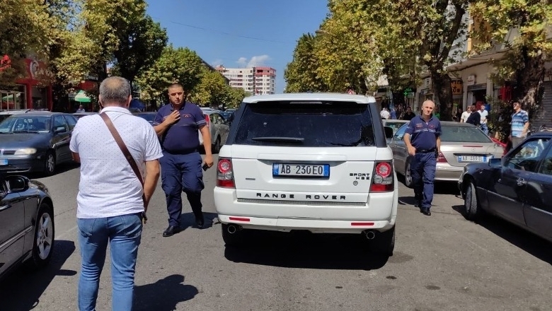 range rover te shtena me arme shkoder