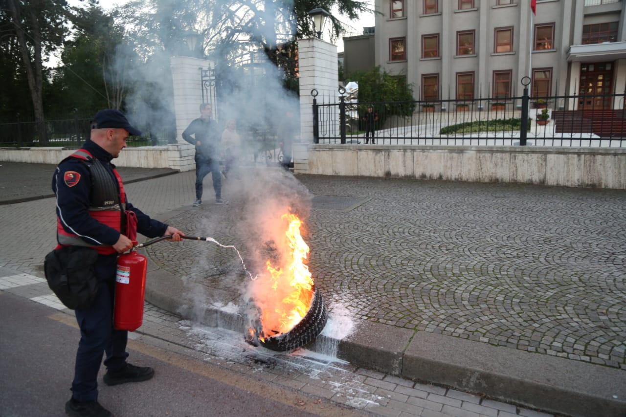 Djegia e gomave para Presidences (4)