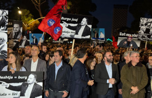 Opozita protesta deputetet kryeministria (1)