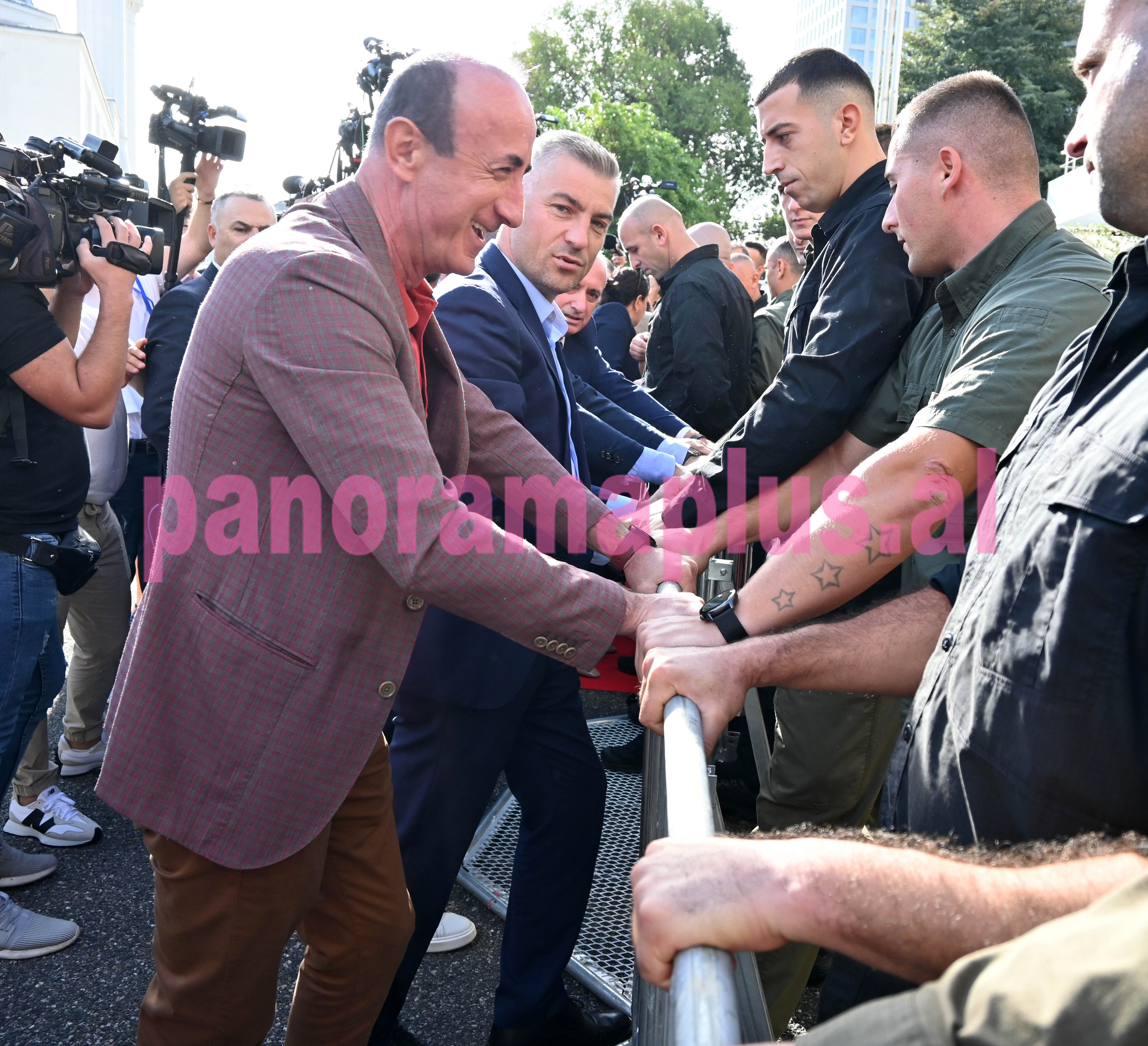 dashnor sula proteste kuvend garda4