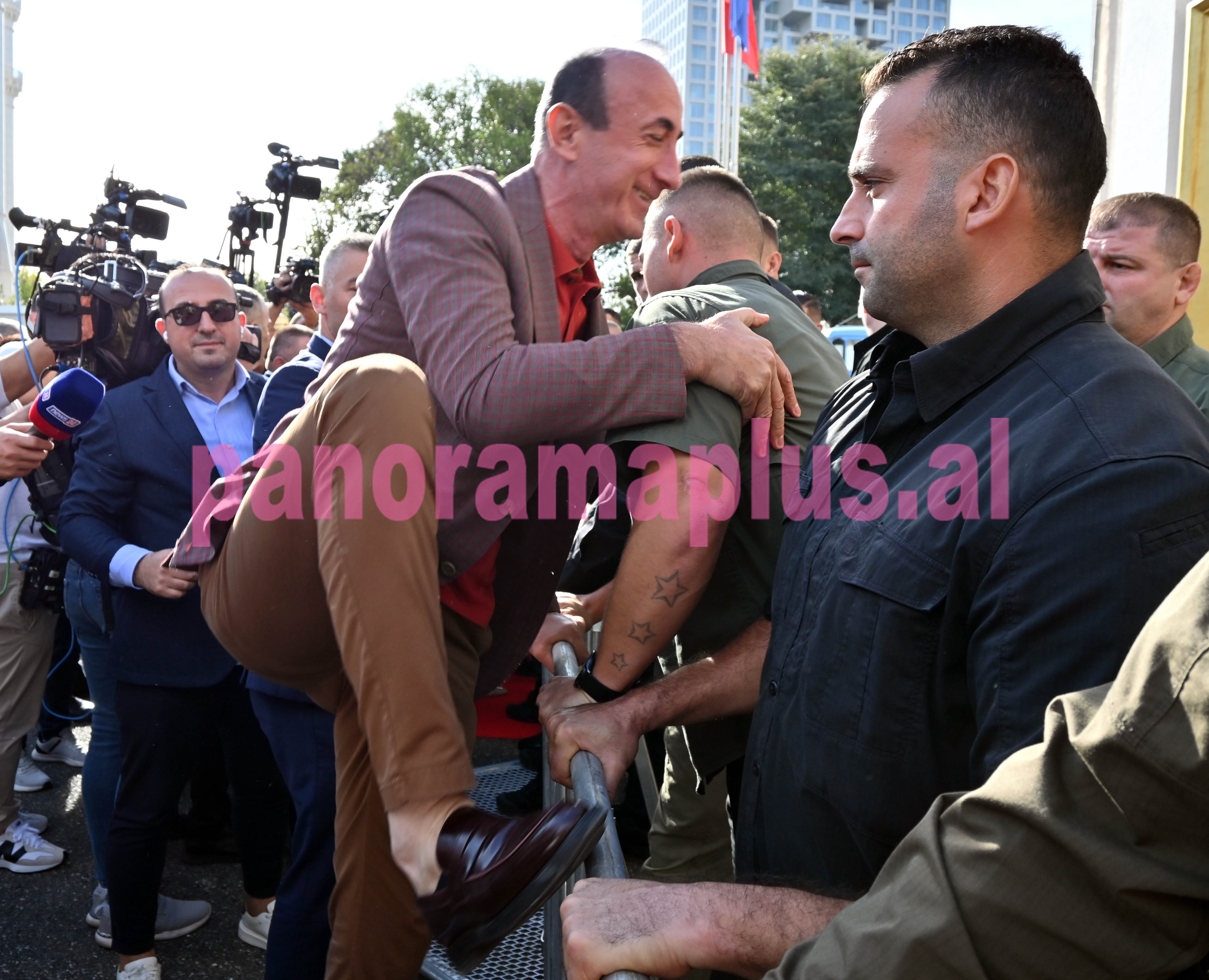 dashnor sula proteste kuvend garda8