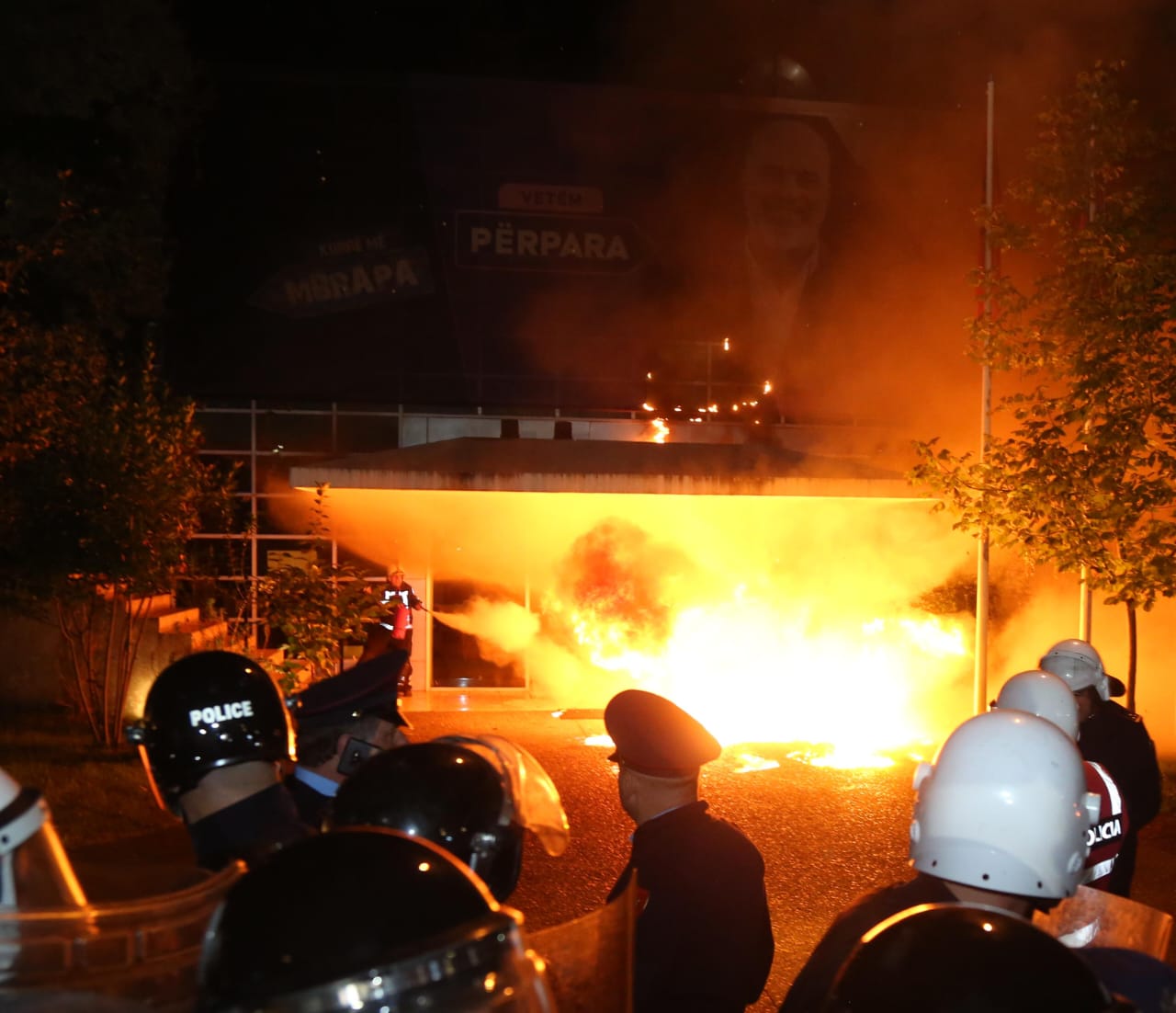 protesta e opozites shpethim selia e ps (1)