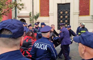 efektiv policie te fiket proteste bashkia tirane1