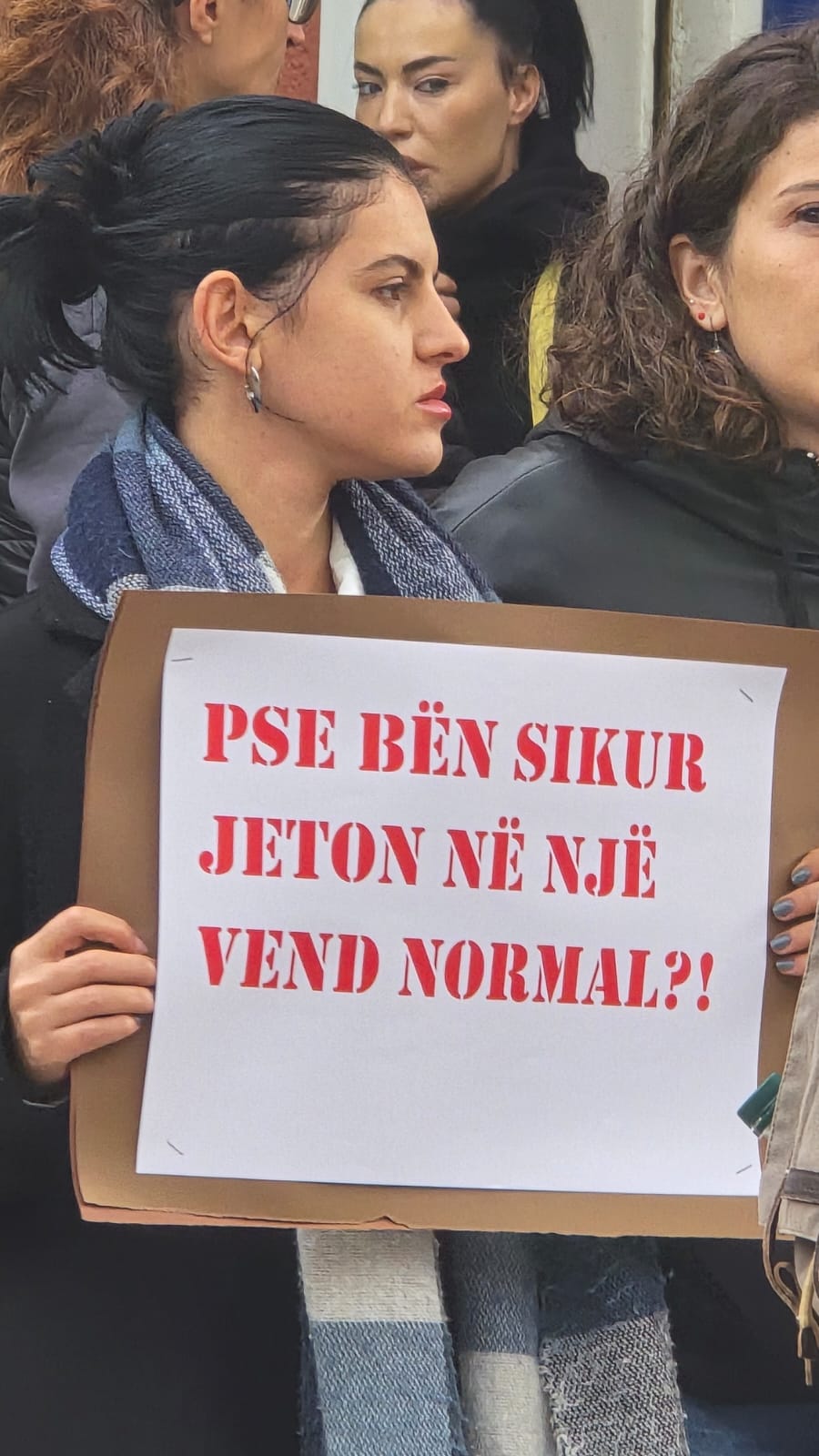 pankarta protesta 14 vjecari (2)