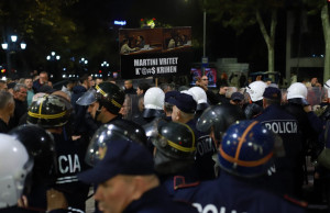 protesta e opozites  (5)