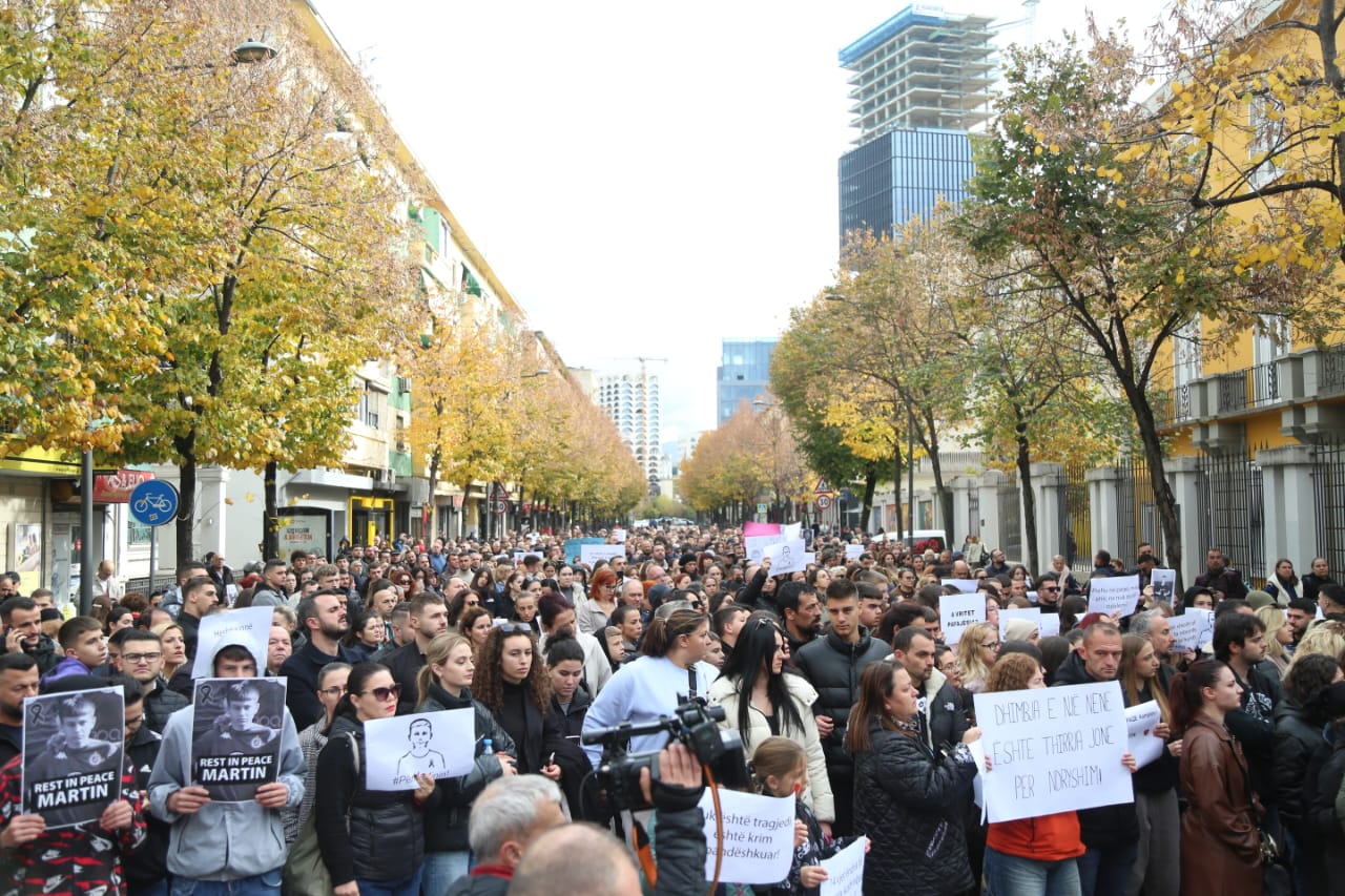 proteste martin cani ministria e arsimit6