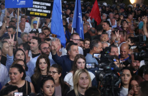 proteste opozite tirane