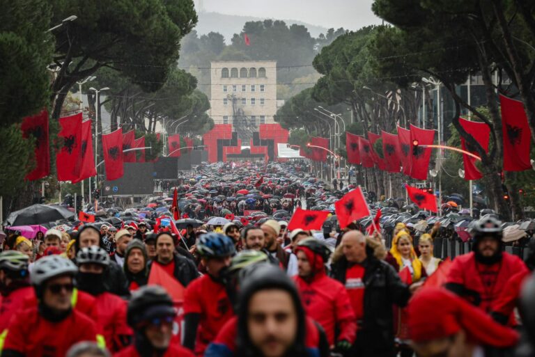 tirana-festa-768x513