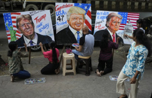 Studentët e Shkollës së Artit Gurukul pikturojnë portrete të Presidentit të zgjedhur të SHBA-së, Donald Trump në Mumbai, Indi, të mërkurën, 6 nëntor 2024.