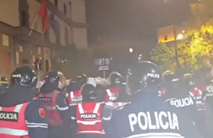 policia ne proteste