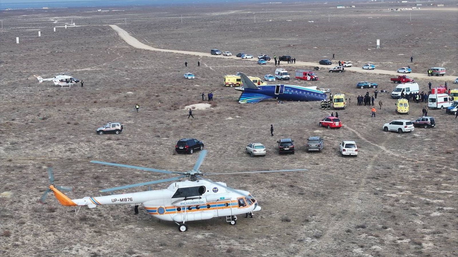 skynews-aktau-azerbaijan-airlines_6784816