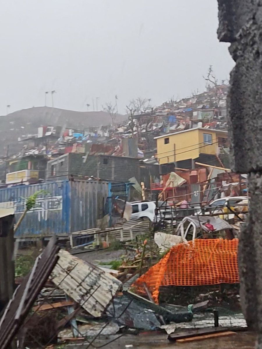 skynews-mayotte-france-cyclone-chido_6776511