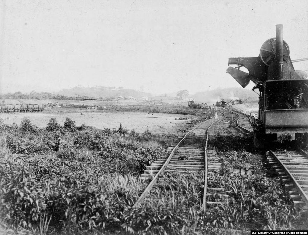 Një fotografi e rrallë që shfaq punimet e udhëhequra nga francezët për ndërtimin e Kanalit të Panamasë në vitet 1880